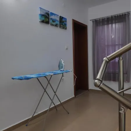снежа/ Snezha Gæstehus Obzor